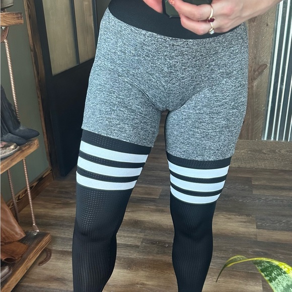 Bombshell sportswear sock leggings - Picture 1 of 4